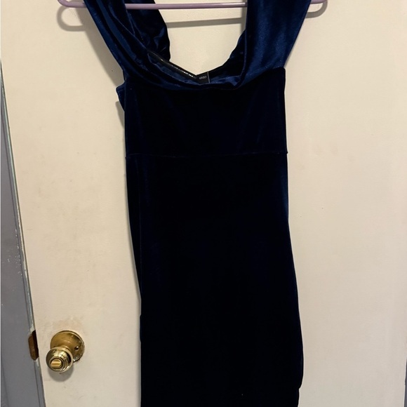 Cider Soft Solid Velvet Mini Dress - Picture 4 of 7